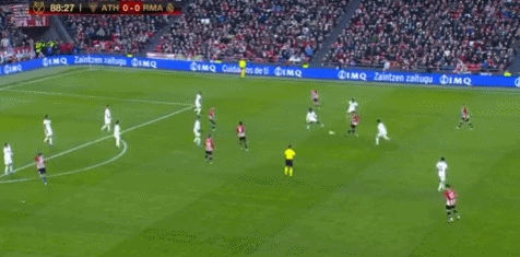 40岁补篮绝杀！詹姆斯一战刻下三道历史年轮 湖人悬崖边被他单手拽回